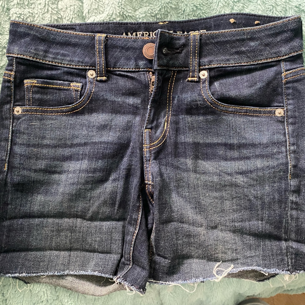 AMERICAN EAGLE DARK WASH DENIM SHORTS